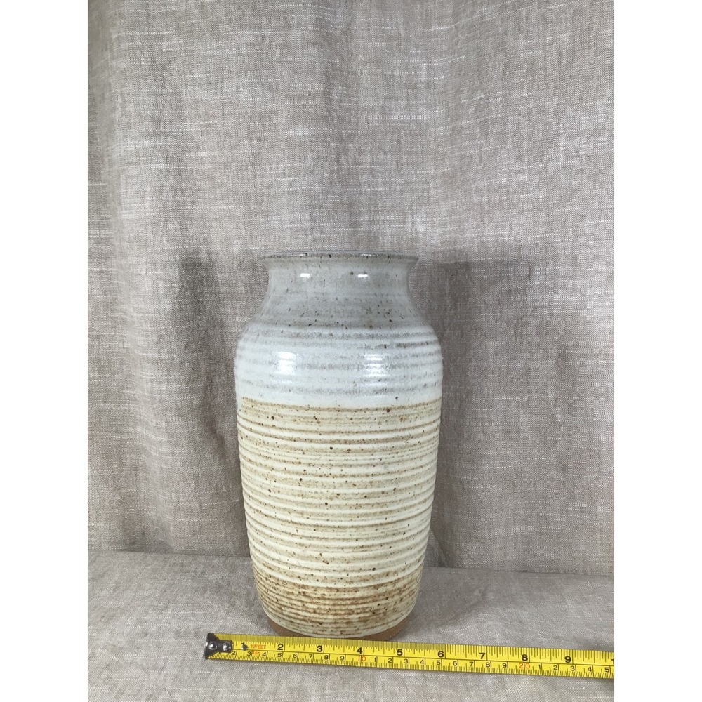 Vase Good Vintage Mudlark Studio Pottery Ribbed Speckled Glaze Ceramic 10.5in